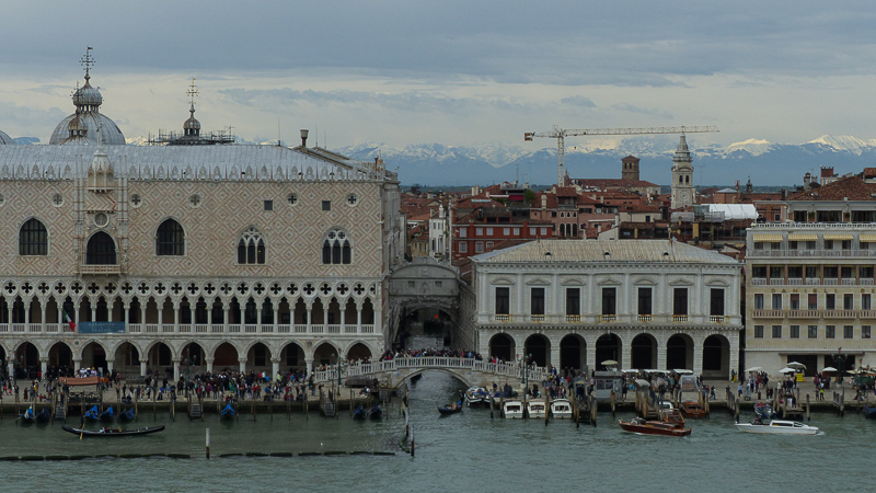 Lagune von Venedig Dogenpalast und Seufzerbrücke