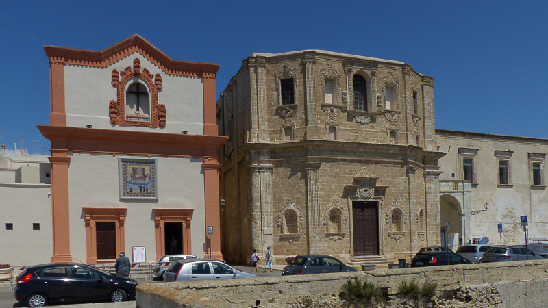 Gallipoli Chiesa del Santissimo Crocifisso und Chiesa di San Domenico al Rosario